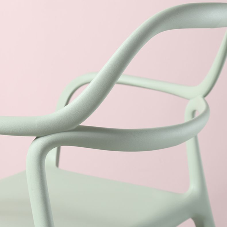Chaises de salle à manger en plastique de style contemporain dinant des chaises empilables pour la cuisine
