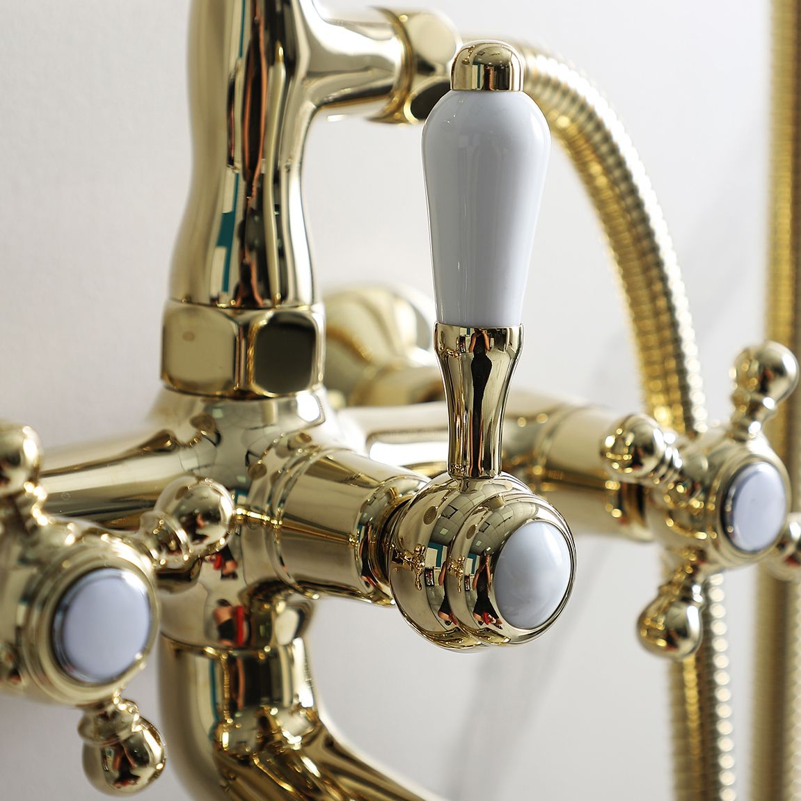 Glam Retro Wall Mounted Metal Claw Foot Tub Faucet Trim Low Arc Claw Foot Tub Faucet