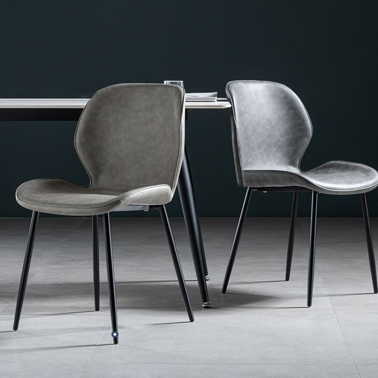 Chaise d'appoint scandinave en cuir avec finition mate et dossier à oreilles (Ensemble de 2)