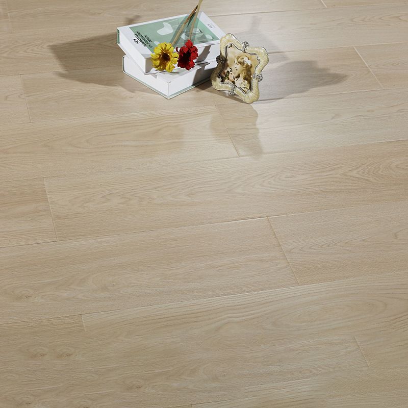 Maple Modern Laminate Flooring Click Lock Stain Resistant Laminate Plank Flooring