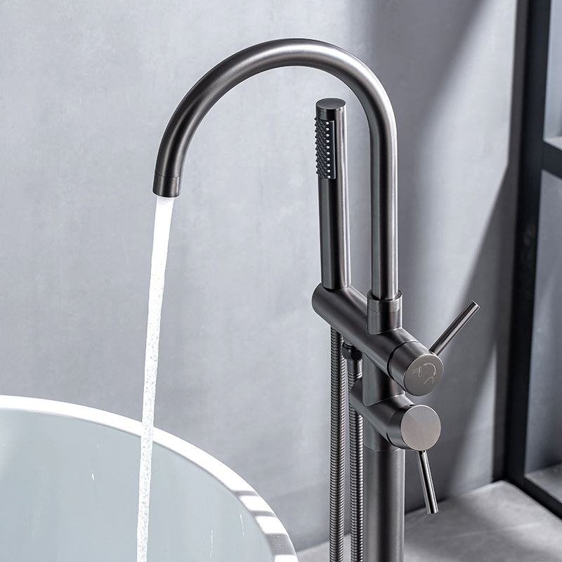 Floor Mounted Metal Freestanding Tub Filler High Arc Freestanding Faucet with Hose