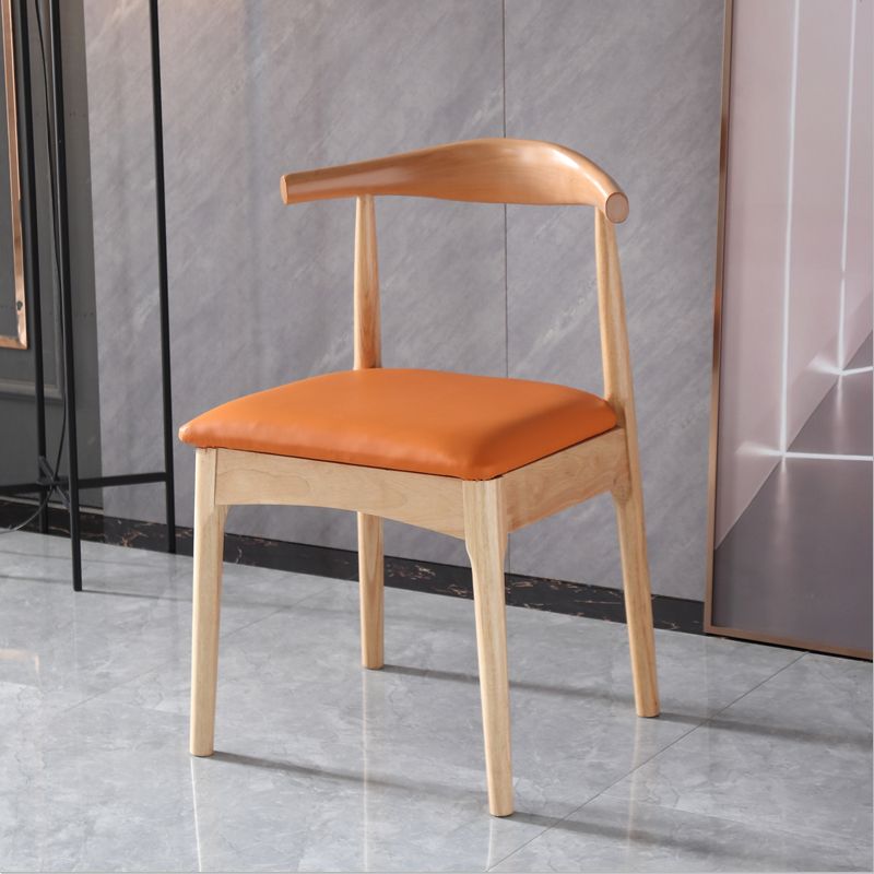 Silla lateral escandinava interior tapizada Silla de comedor de madera con respaldo abierto