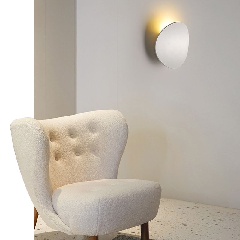 Round Metal Wall Sconce Modern Style 1-Light Wall Mount Lighting