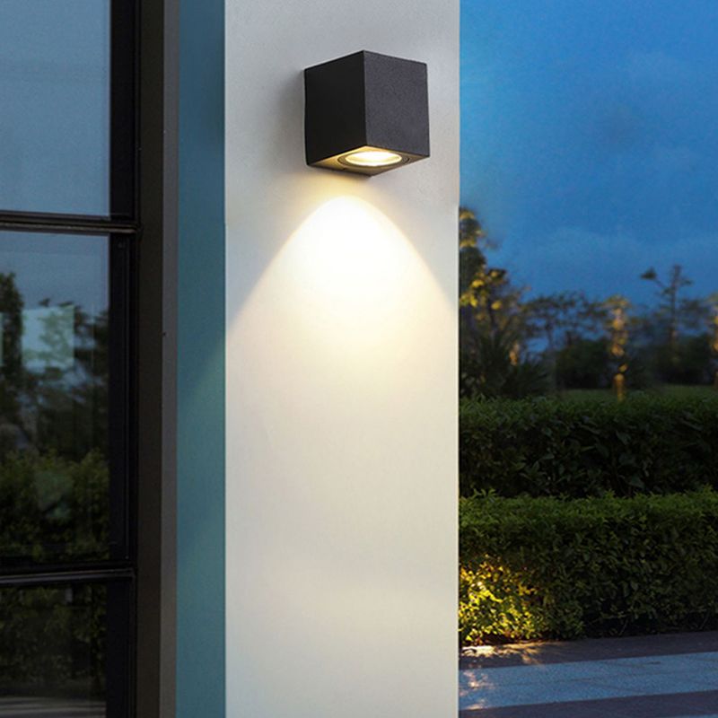 Contemporary Geometric Wall Light Aluminum & Glass Wall Sconce in Black