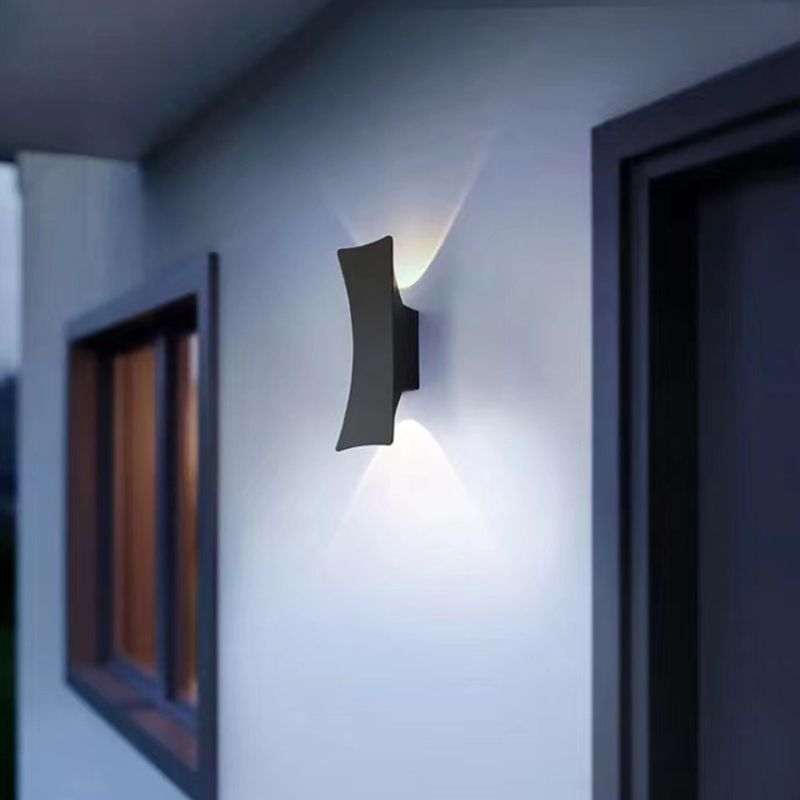Contemporary Wall Sconce Curve Waterproof Sconce Lighting with Aluminium