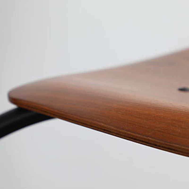 Chaise de salle à manger en bois nordique avec base en métal 31 "H Hauteuse à restauration ouverte pour le restaurant