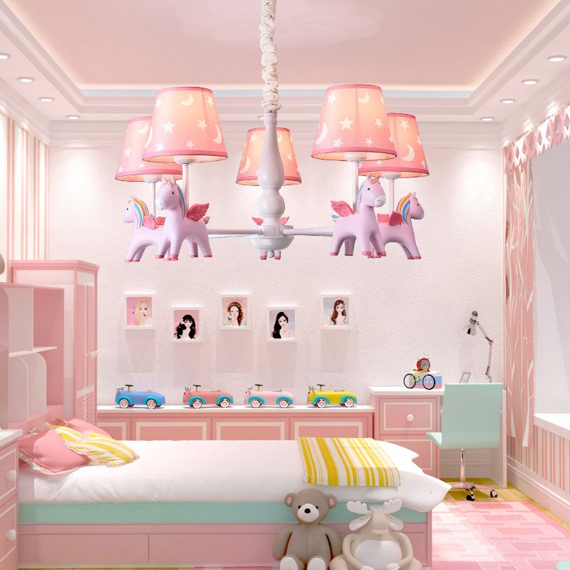 Éclairage de plafond de style arc-en-ciel, luminaire de lustre à chambre à coucher avec une teinte en tissu conique