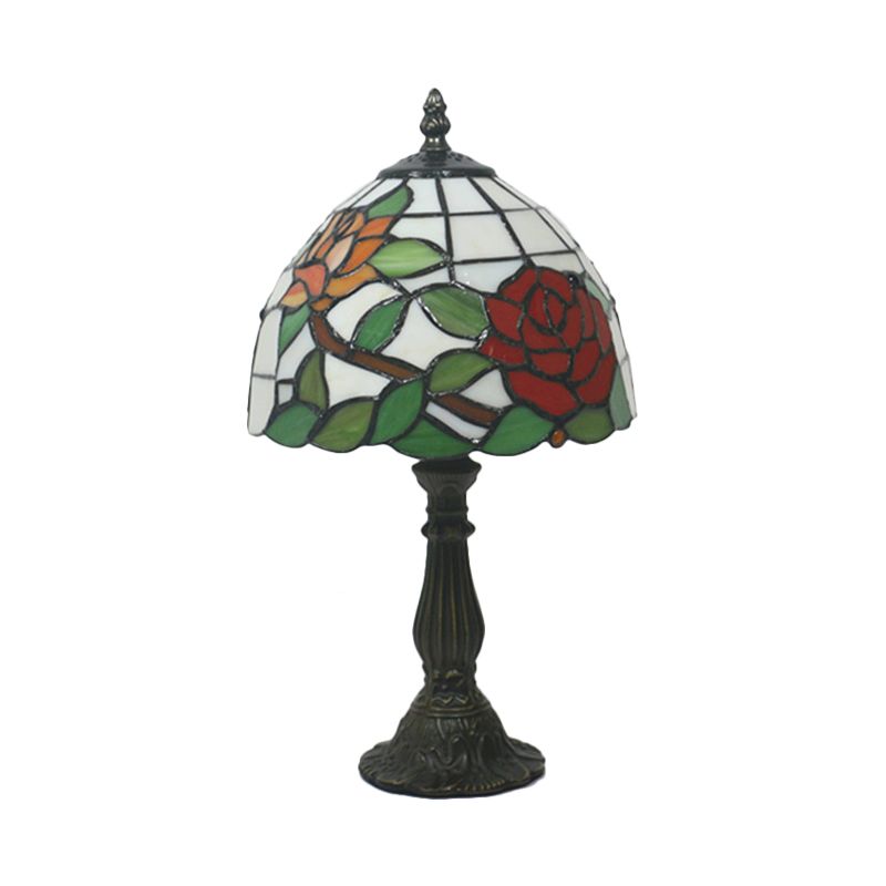 Lampe nocturne de teinte victorienne 1-Light Tachée d'art taché de rose Éclairage de bureau à motifs en rouge / rose / bleu pour chambre à coucher
