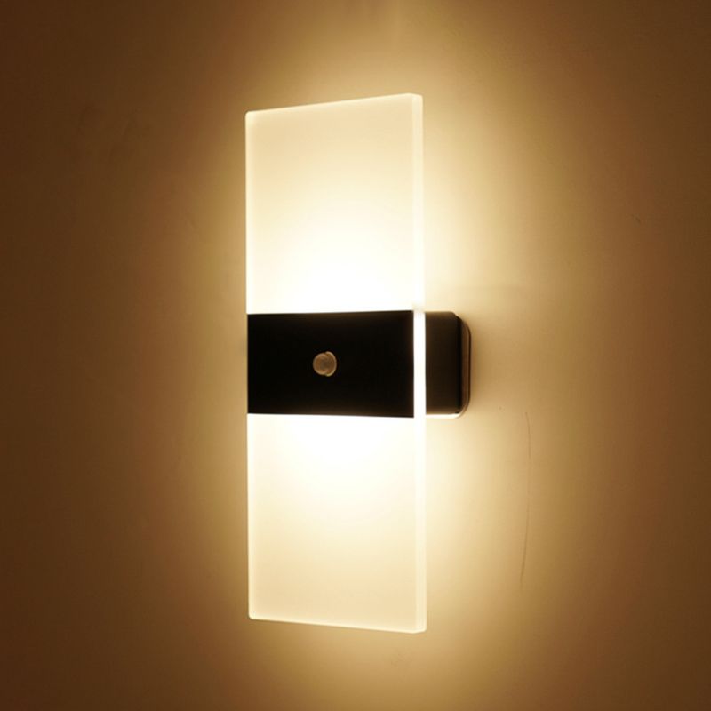 Modern Style Geometric Wall Sconce Lights Metal 1 Light Wall Mount Lighting in Black