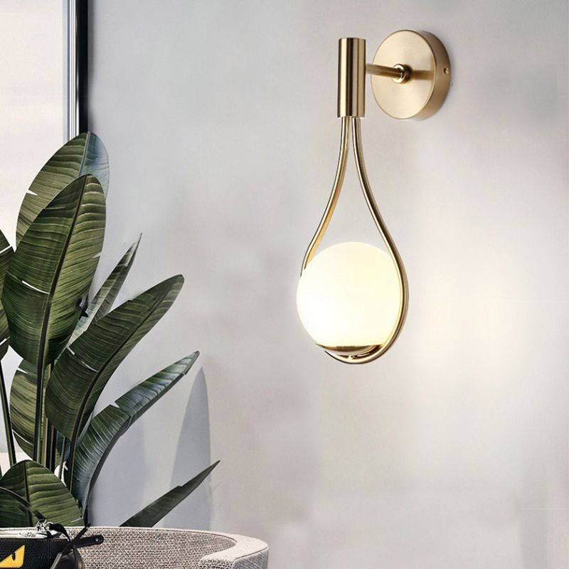 Moderner Stil Globe Wall Lampe Kit Glas 1 Leichte Wohnzimmerleuchten in Gold