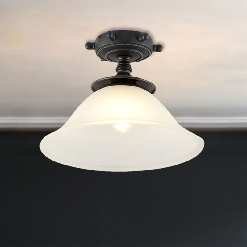 Bell Semi Flush Mount Mittelmeer Opalinglas 1 hellschwarz in der Nähe der Deckenbeleuchtung