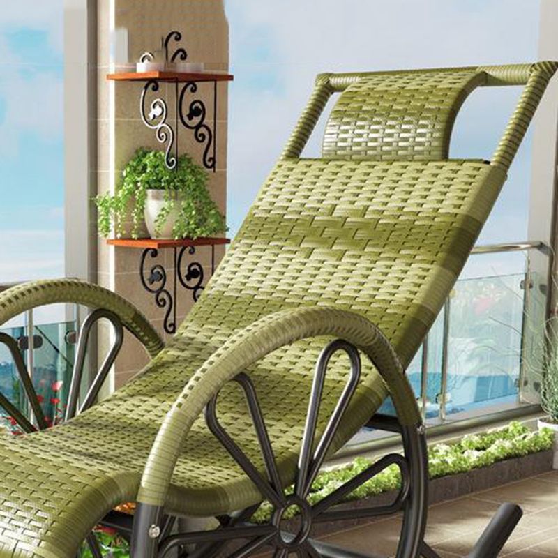 Lounge Iron Base Single Rocking Chair Leisure Chaise Lazy Chair for Balcony