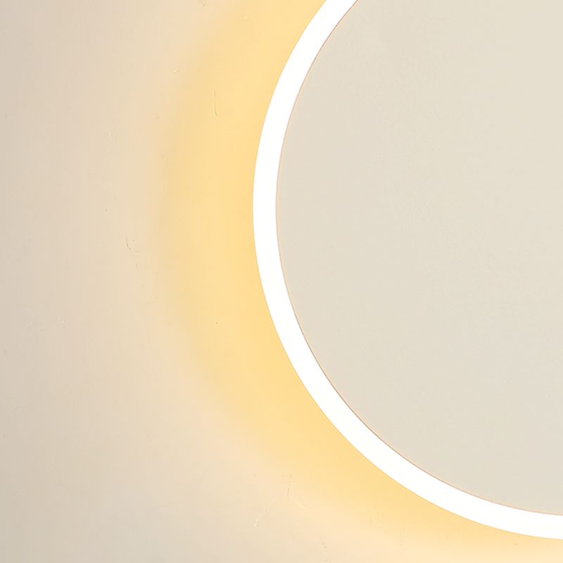 Round Shape Metal Wall Light Modern Style 1 Light Wall Mounted Lamp in White
