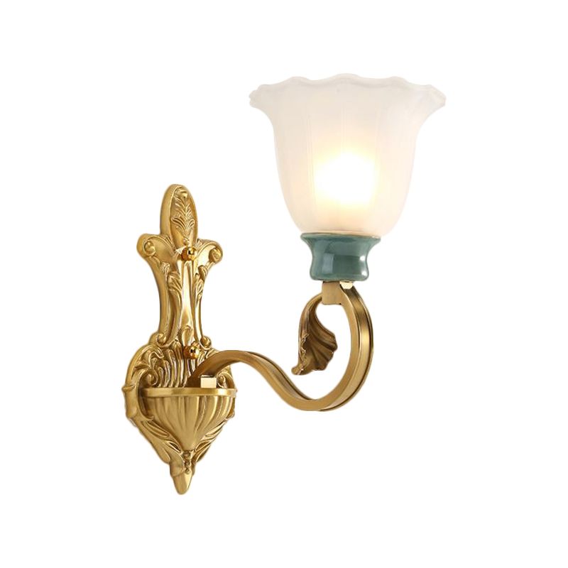 Milky glazen messing muur sconce bloesem 1/2-head traditionele scrollarm wandverlichting armatuur met ginkgo bladdecor