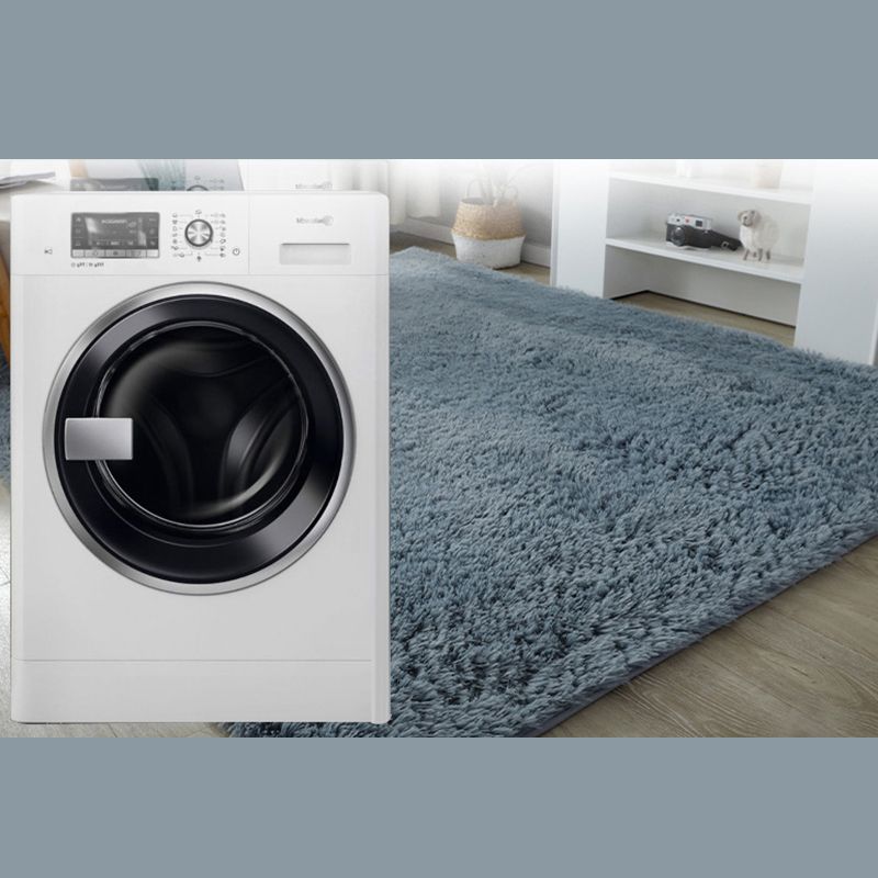 Tapis moderne décontracté.