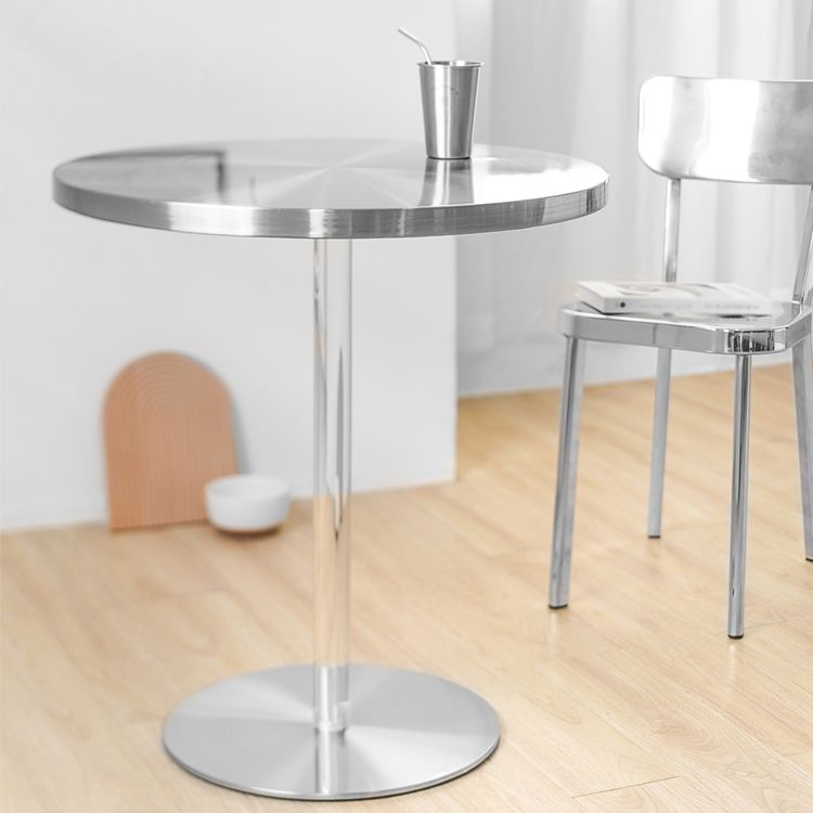 Mesa de comedor industrial de la base tulipan