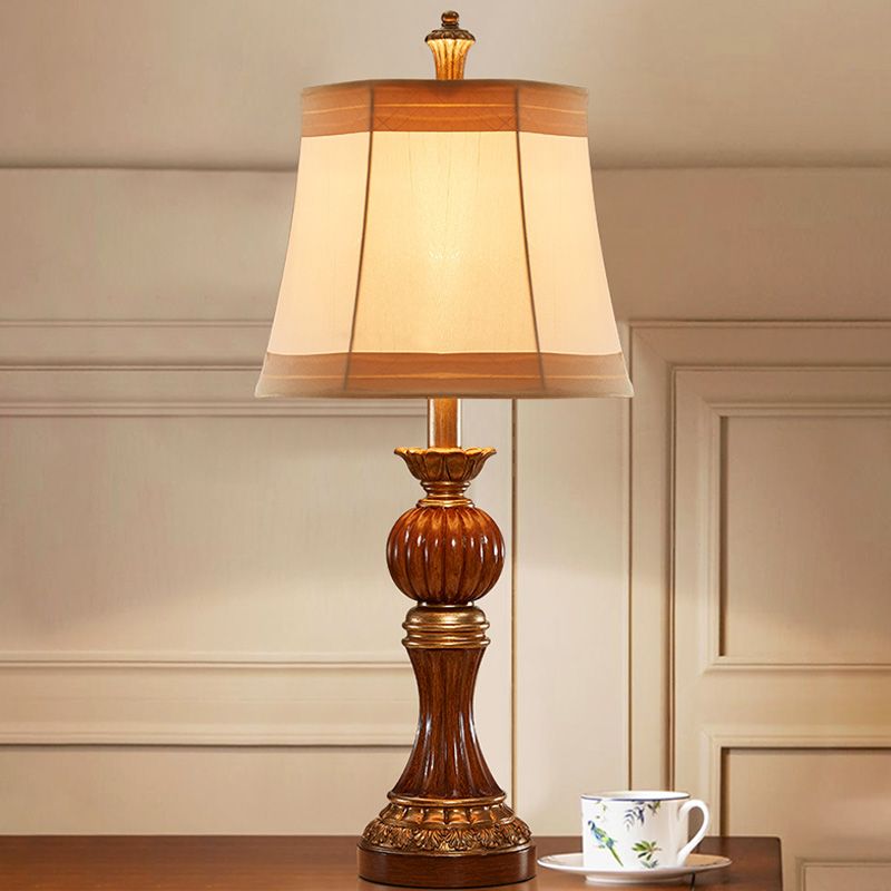 Lampada da scrivania con base a balaustra marrone Lampada da comodino per sala studio in resina vintage con 1 lampadina con paralume in tessuto