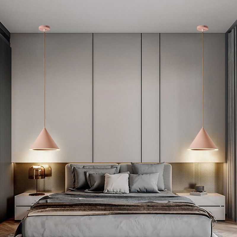 Moderner Stil Anhänger Lichtkegelform Metall 3 Lichter Suspendierung Anhänger