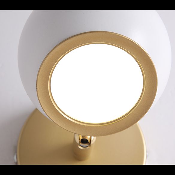 Globe Vanity Wall Sconce Nordic Minimalist Style Metal Vanity Lampe