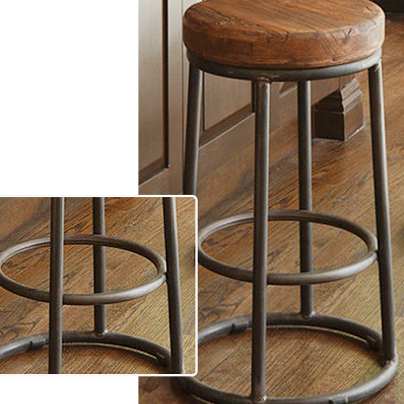 Taburete moderno de barra de madera