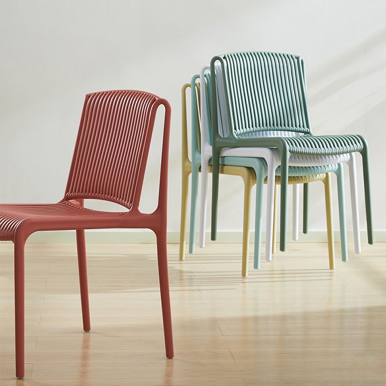 Chaise d'appoint en plastique pour cuisine scandinave, salle à manger, dossier à lattes