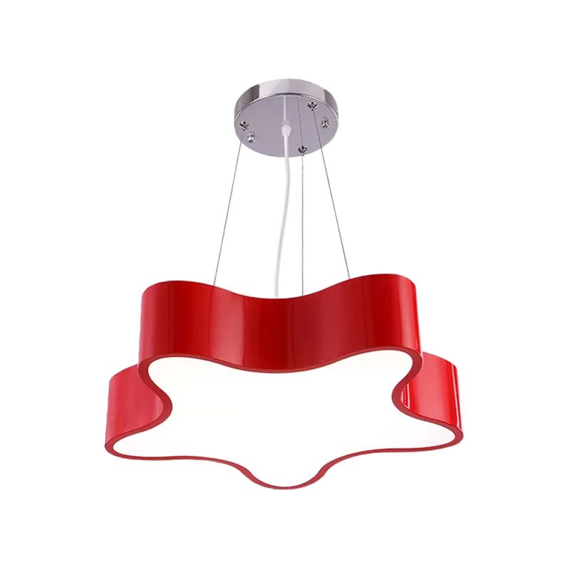 Kit d'éclairage pendentif LED Kids avec une nuance en acrylique rouge / jaune / bleu étoile suspendue Chandelier pour chambre à coucher