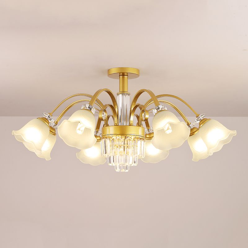 Éclairage de plafond multi-tampon traditionnel à lampe métallique avec une teinte en verre de fleur
