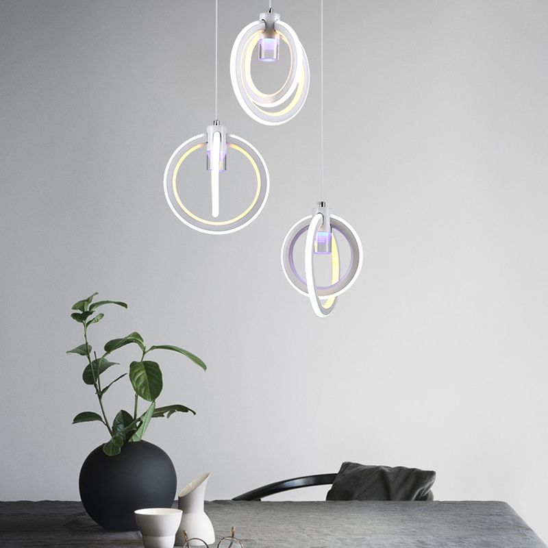 Costilla acrílica de órbita simple Coste de 3 luces Luz de techo colgante para sala de estar para sala de estar