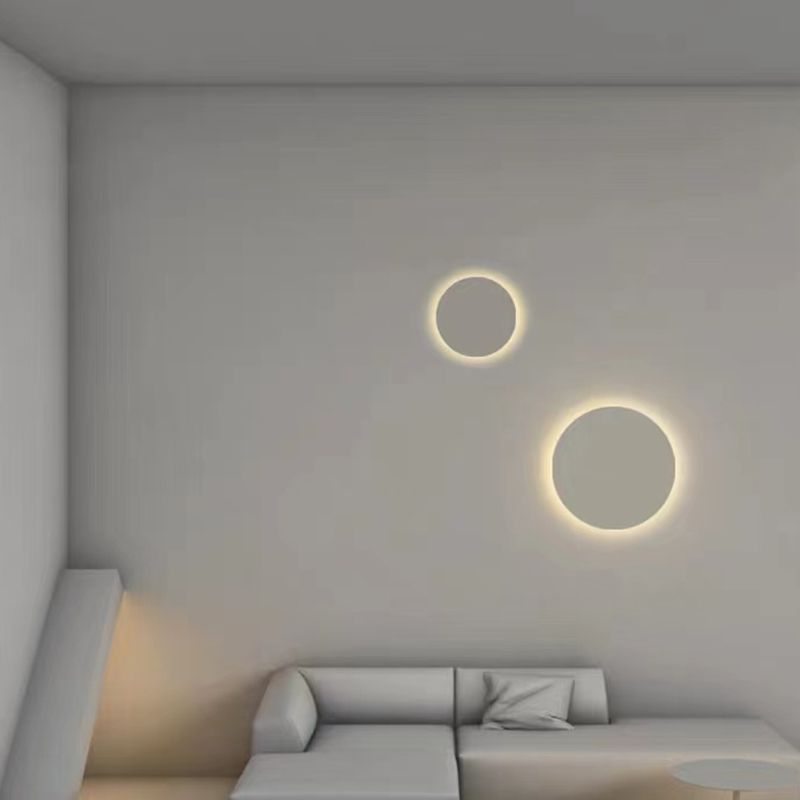 Round Shape Metal Wall Light Modern Style 1 Light Wall Mounted Lamp in White