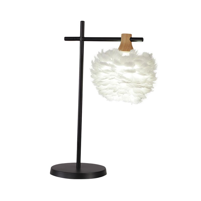 Nordic Mini Globe Night Light Feather 1-Licht-Schlafzimmertischlampe mit Kreuzarm in Schwarzweiß