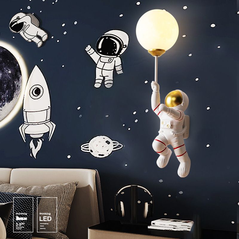 Astronauts Resin Material Wall Sconce 1 Head Wall Mounted Light Fixture for Child Room