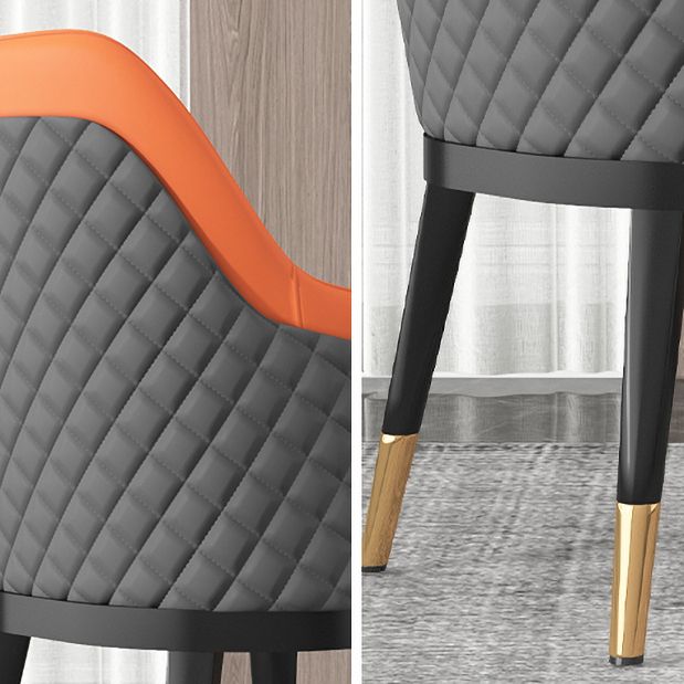 Solide achterkant van de achterste stoelen met stoffen met metalen benen gestoffeerde dineren met metalen benen