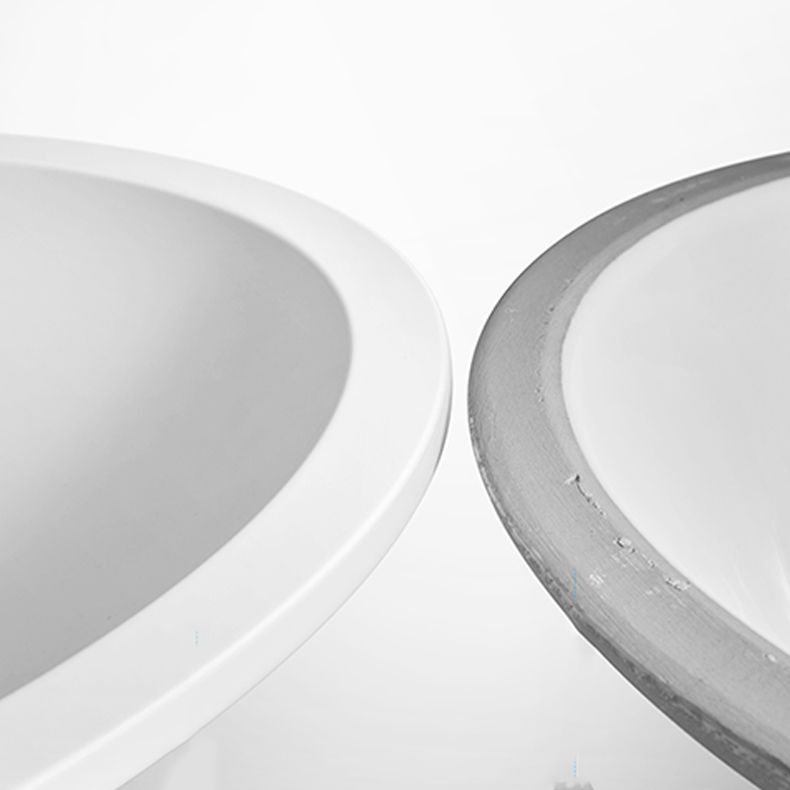Oval Porcelain Vessel Sink Modern Bathroom Sink with Overflow(Not Including Faucet)