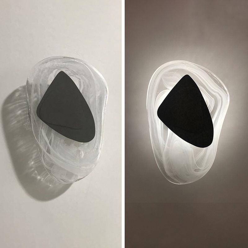 Unique Shade Metal Wall Sconce Modern Style Single Light Wall Lighting Fixtures