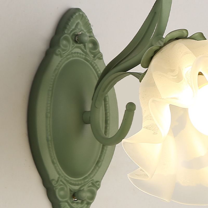 Flower Shape Glass Wall Lighting Modern Style 1 Light Wall Mounted Light in Green