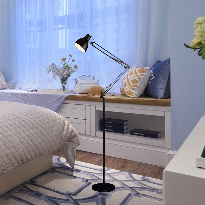 1 tête de salon lampadaire avec dôme métallique de l'ombre noire / argent finition debout lampadaire