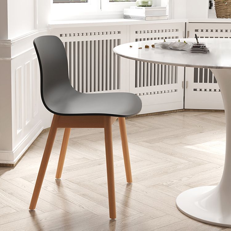 Chaise de café scandinave en bois Chaise de salle à manger Parsons au fini mat (Ensemble de 4)