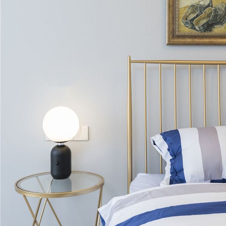 Glass Spherical Table Light Modern 1 Light Table Lamp