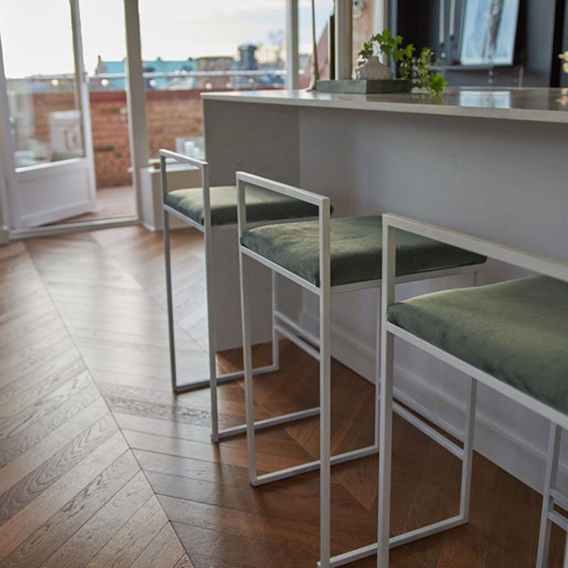Modern Style Metal Bar Stool Low Back and Footrest Bar Stool for Kitchen (set of 2)