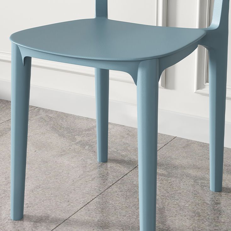 Nordic Backrest Stackable Acrylic Chair with Acrylic Legs for Dining Room
