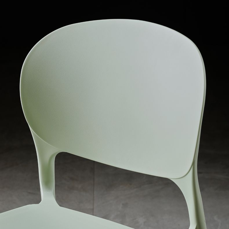 Silla de comedor de plástico cuadrada moderna con parte trasera abierta, sillas sin brazos laterales