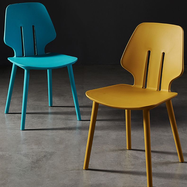 Chaises de salle à manger scandinaves sans accoudoirs Chaises d'appoint en plastique (Ensemble de 4)