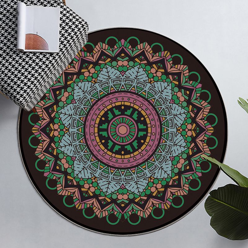 Traditional Floral Print Carpet Polyester Round Area Rug Stain Resistant Area Carpet for Living Room