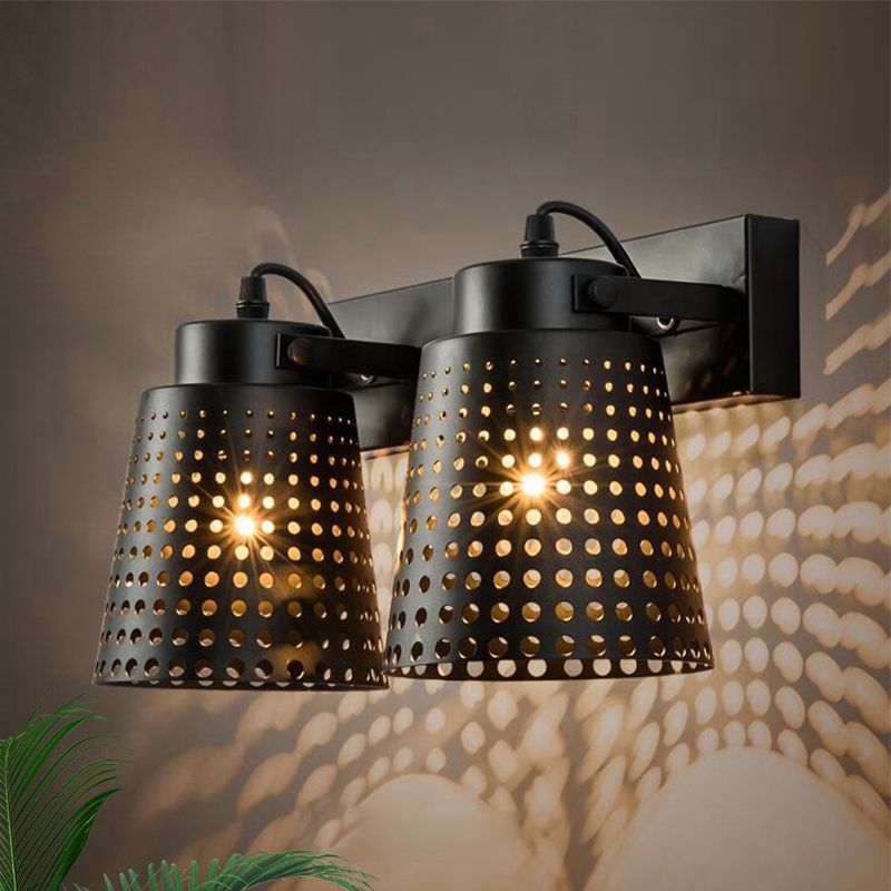 Lampada a parete in metallo affusolato con design vuoto industriale 1/2/3 a 3 teste Pali a parete rotabile in nero