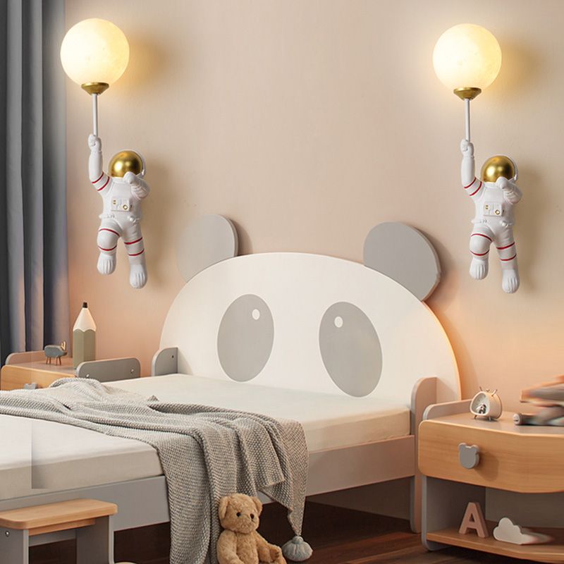 Astronauts Resin Material Wall Sconce 1 Head Wall Mounted Light Fixture for Child Room