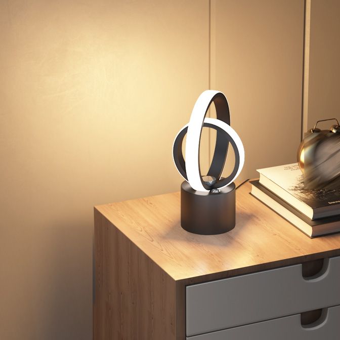 Moderner Stil Linearer Form Table Beleuchtung Metalltischlicht für Schlafzimmer