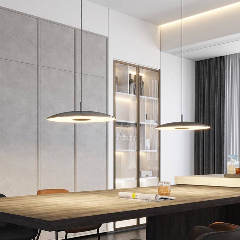 Forme rond en métal suspendu léger style moderne 1 lumière suspendue à la lumière montée sur la lumière