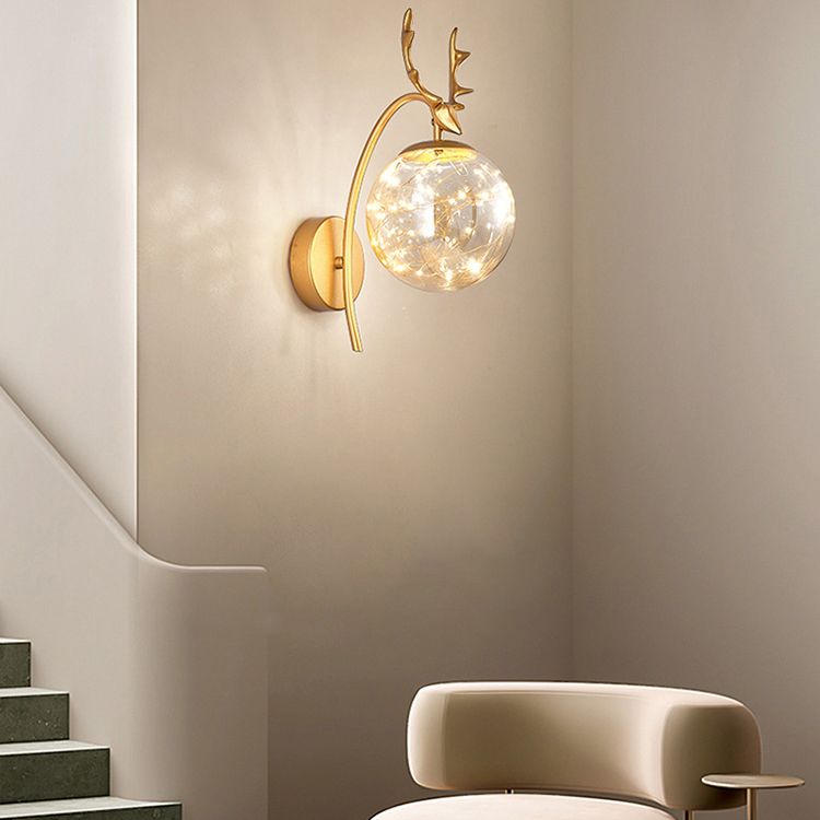 Lampada montata a parete interna da 14 "ad alta semplicità con tonalità di vetro in nero/oro