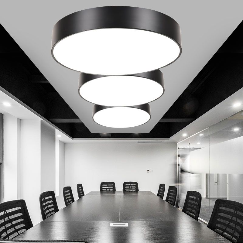 Lampes suspendues moderniste en métal avec des luminaires d'éclairage pendentif à LED à l'ombre acrylique