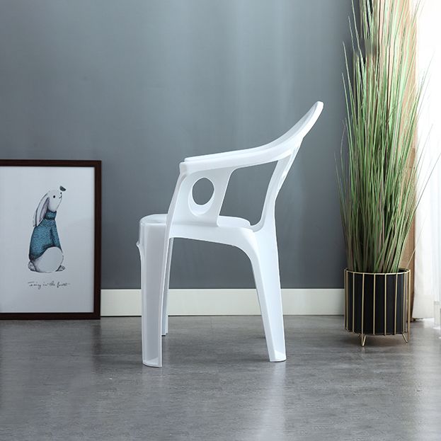Silla de comedor de plástico de estilo moderno, sillón de comedor apilable con respaldo de listones para el hogar